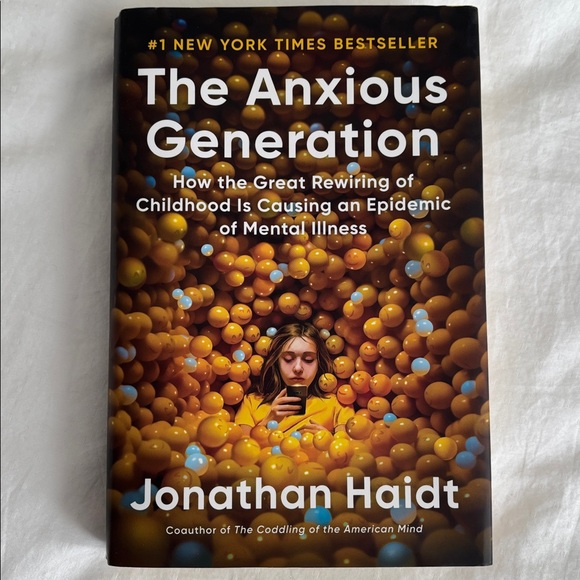 The Anxious Generation Book by Jonathon Haidt - Picture 2 of 12